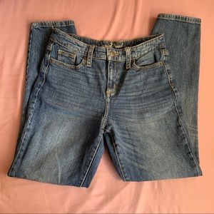 High-Waisted Jeans